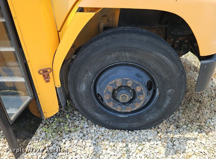 image for item DR8621 2001 Thomas school bus