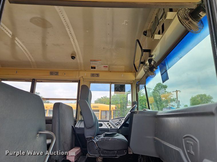 image for item DR8622 2006 IC  PB10500 school bus