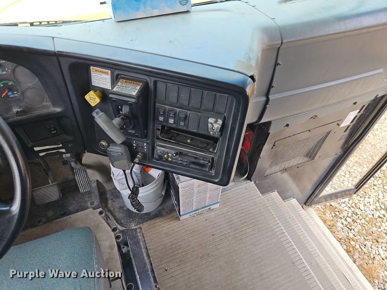 image for item DR8622 2006 IC  PB10500 school bus