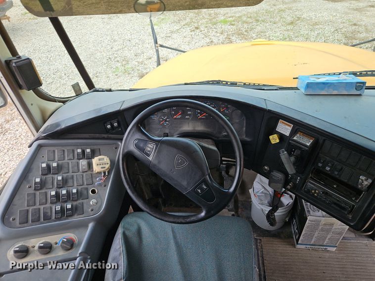 image for item DR8622 2006 IC  PB10500 school bus