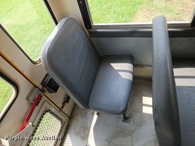 image for item DR8622 2006 IC  PB10500 school bus