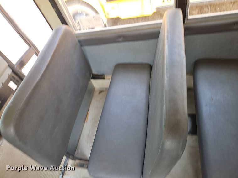 image for item DR8622 2006 IC  PB10500 school bus