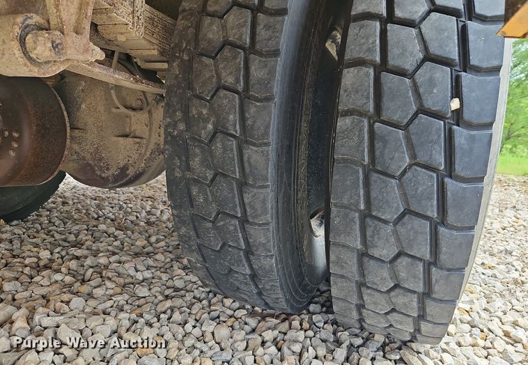 image for item DR8622 2006 IC  PB10500 school bus