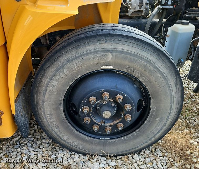 image for item DR8622 2006 IC  PB10500 school bus