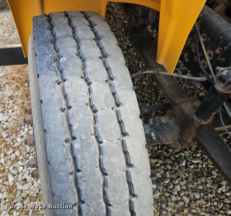 image for item DR8622 2006 IC  PB10500 school bus