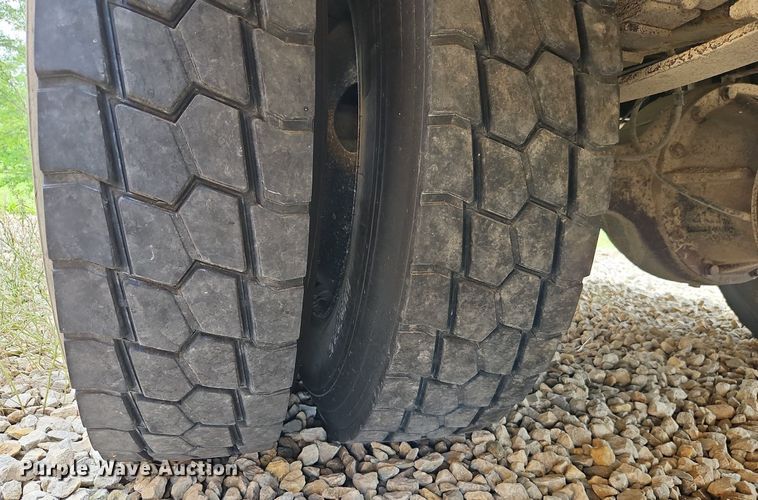 image for item DR8622 2006 IC  PB10500 school bus