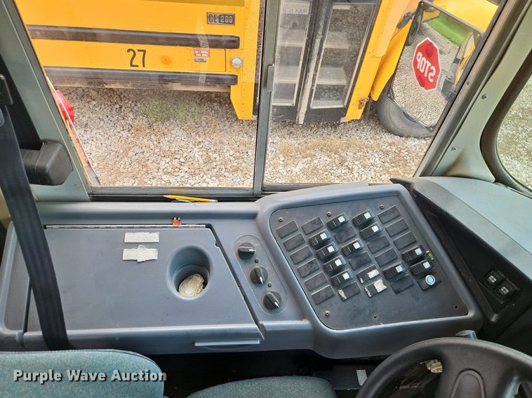 image for item DR8623 2006 IC PB10500 school bus