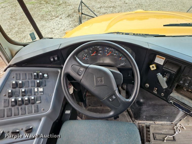 image for item DR8623 2006 IC PB10500 school bus