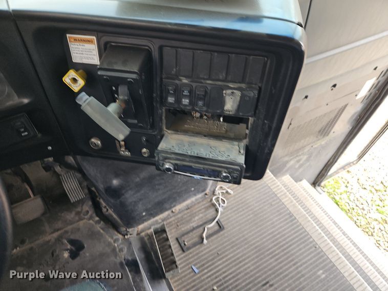 image for item DR8623 2006 IC PB10500 school bus