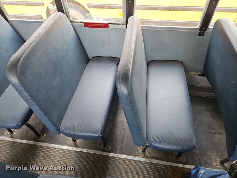 image for item DR8623 2006 IC PB10500 school bus