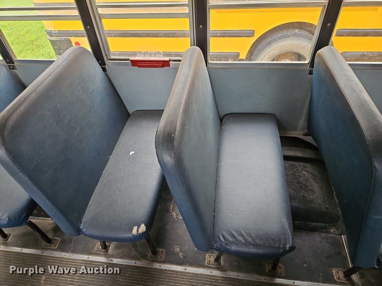 image for item DR8623 2006 IC PB10500 school bus