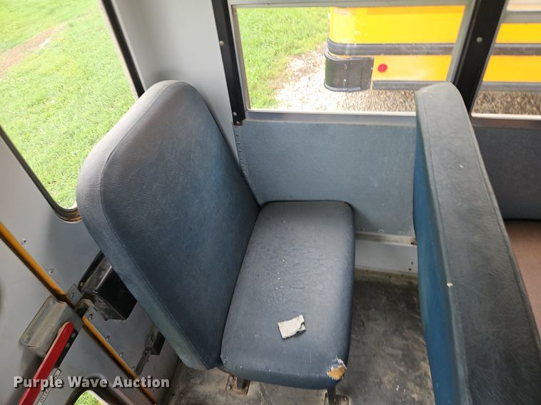 image for item DR8623 2006 IC PB10500 school bus