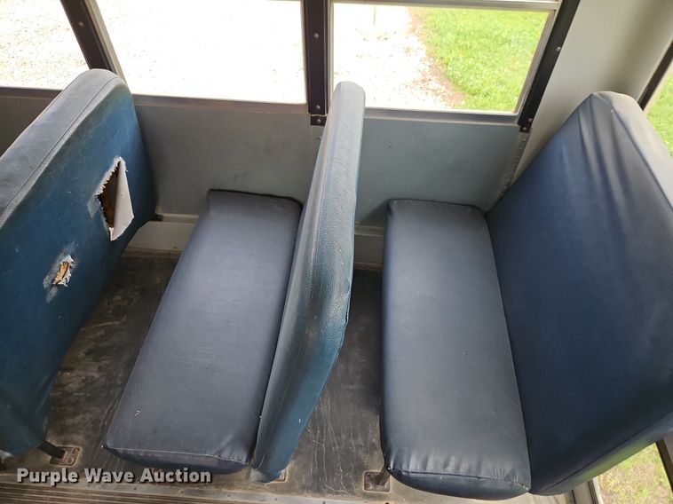 image for item DR8623 2006 IC PB10500 school bus