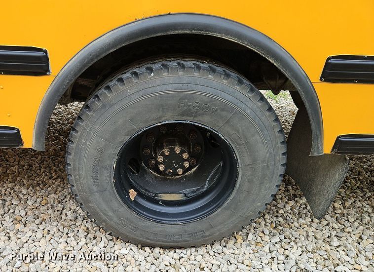 image for item DR8623 2006 IC PB10500 school bus