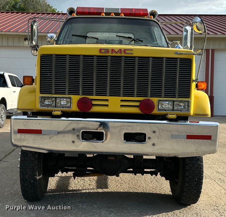 image for item DS4173 1988 GMC  TopKick 7000 fire truck