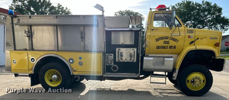 image for item DS4173 1988 GMC  TopKick 7000 fire truck