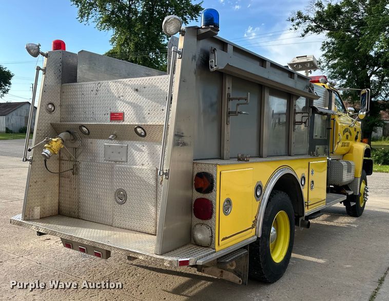 image for item DS4173 1988 GMC  TopKick 7000 fire truck