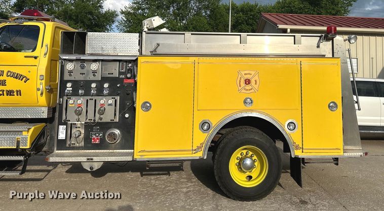 image for item DS4173 1988 GMC  TopKick 7000 fire truck