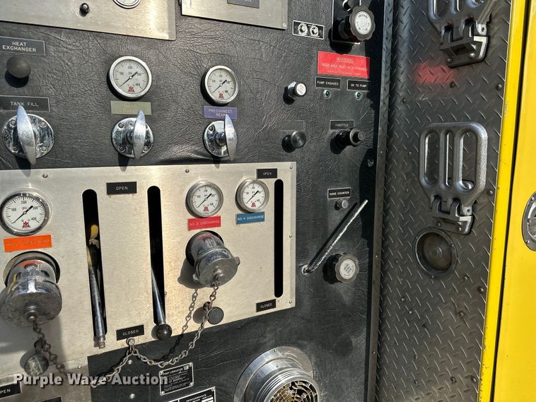 image for item DS4173 1988 GMC  TopKick 7000 fire truck