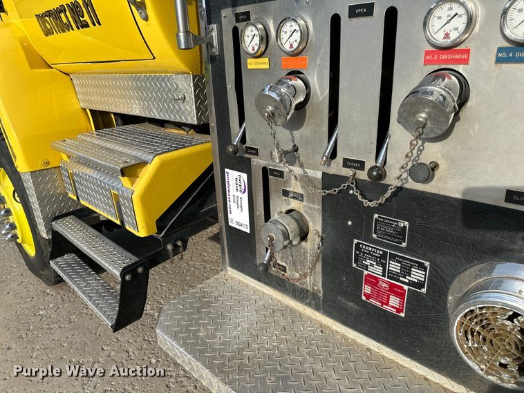 image for item DS4173 1988 GMC  TopKick 7000 fire truck