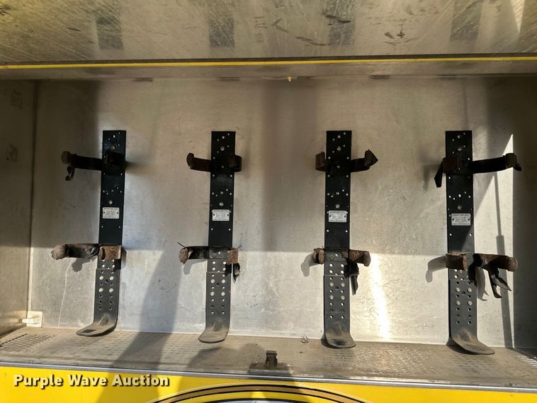 image for item DS4173 1988 GMC  TopKick 7000 fire truck