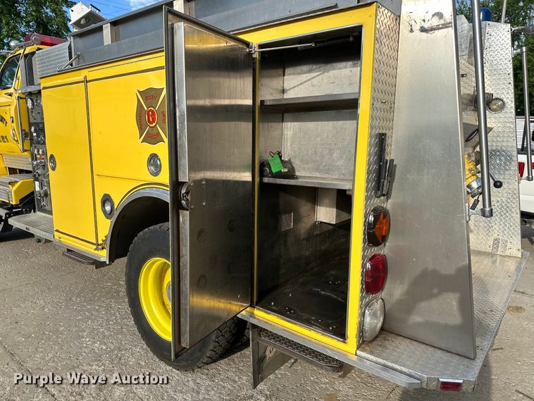 image for item DS4173 1988 GMC  TopKick 7000 fire truck