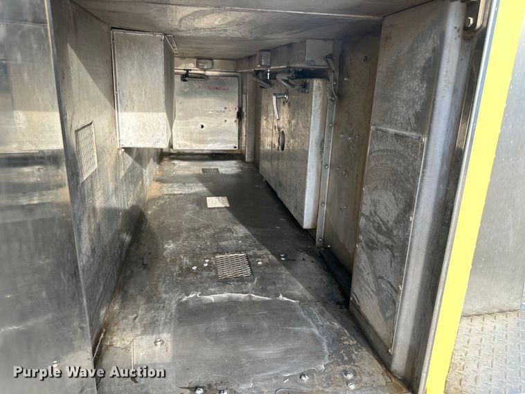 image for item DS4173 1988 GMC  TopKick 7000 fire truck