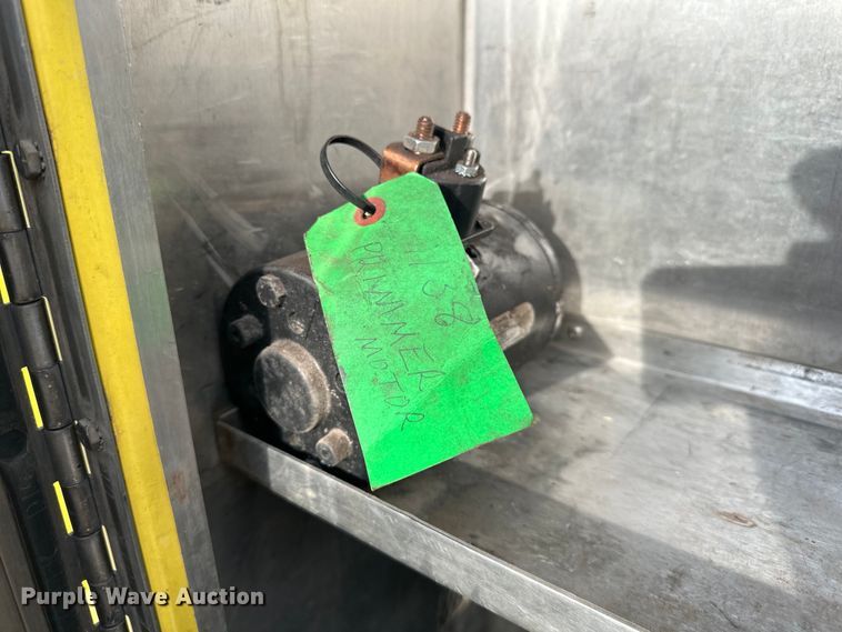 image for item DS4173 1988 GMC  TopKick 7000 fire truck