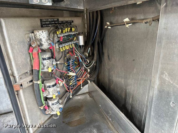 image for item DS4173 1988 GMC  TopKick 7000 fire truck