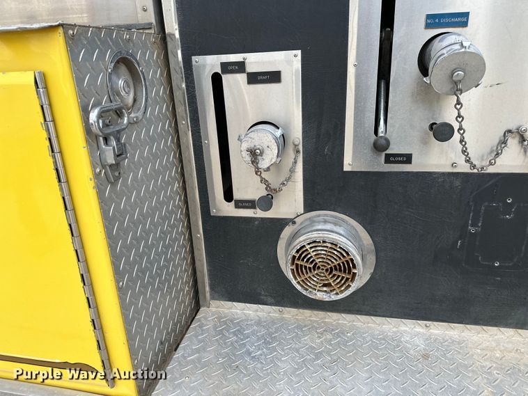 image for item DS4173 1988 GMC  TopKick 7000 fire truck