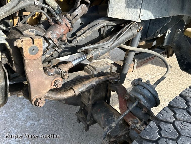 image for item DS4173 1988 GMC  TopKick 7000 fire truck