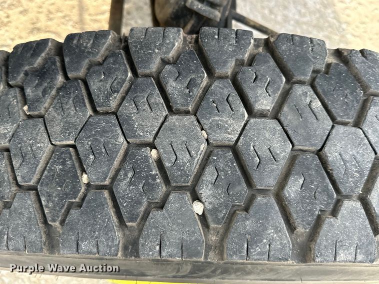 image for item DS4173 1988 GMC  TopKick 7000 fire truck