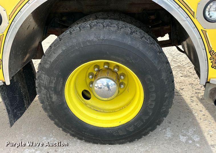 image for item DS4173 1988 GMC  TopKick 7000 fire truck