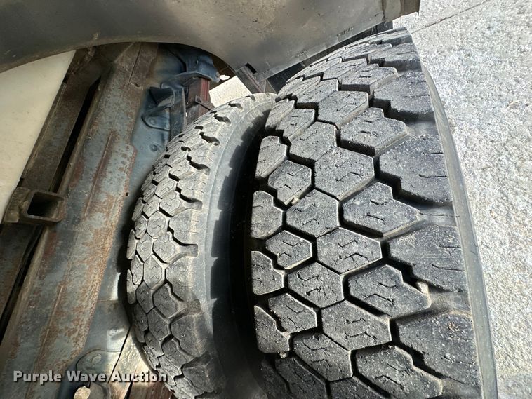 image for item DS4173 1988 GMC  TopKick 7000 fire truck