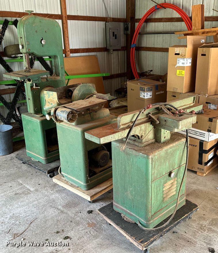 image for item DX0629 Woodworking equipment