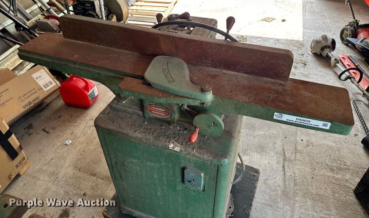 image for item DX0629 Woodworking equipment