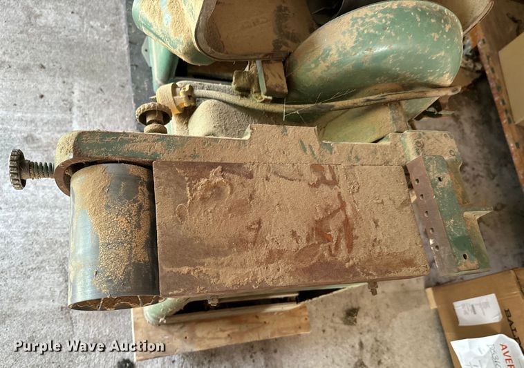 image for item DX0629 Woodworking equipment