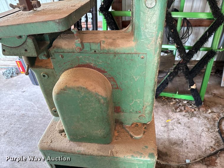 image for item DX0629 Woodworking equipment