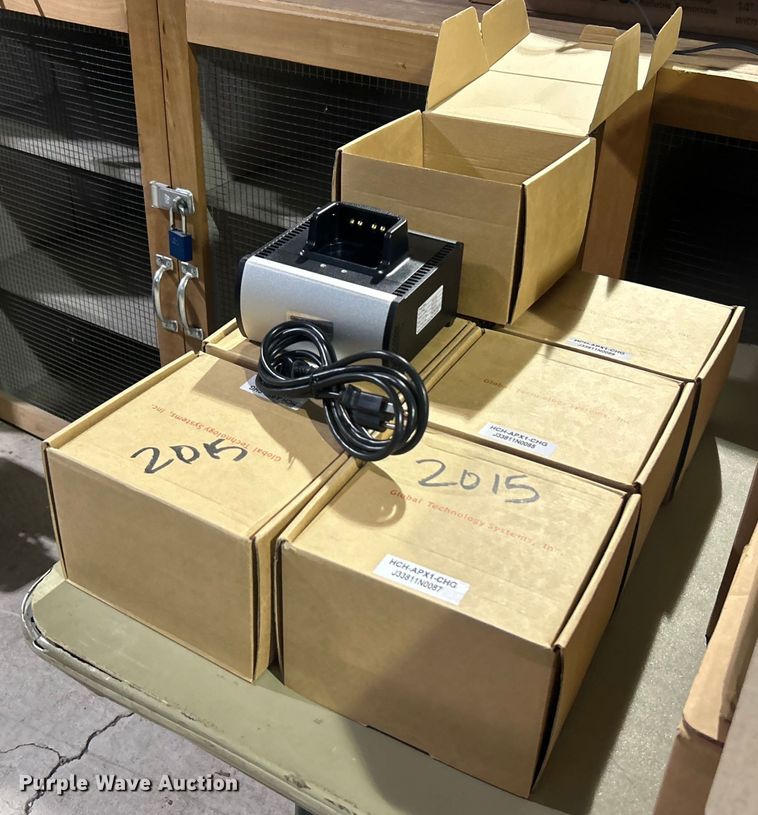 image for item EG0449 (7) Global Technology Systems USHCH-APX1-CHG GSA single bay chargers