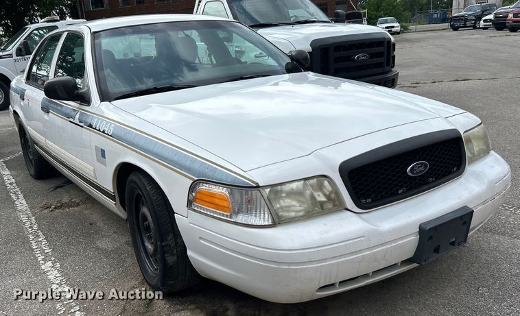 image for item EG0465 2011 Ford Crown Victoria Police Interceptor 