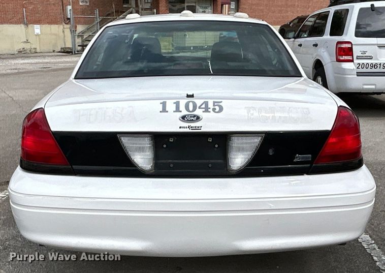 image for item EG0465 2011 Ford Crown Victoria Police Interceptor 