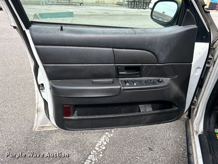 image for item EG0465 2011 Ford Crown Victoria Police Interceptor 