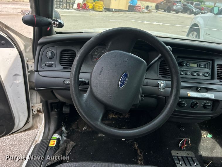 image for item EG0465 2011 Ford Crown Victoria Police Interceptor 