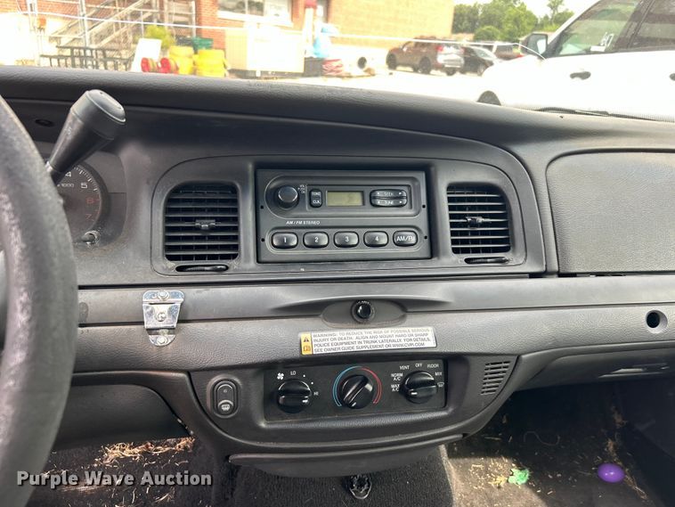 image for item EG0465 2011 Ford Crown Victoria Police Interceptor 