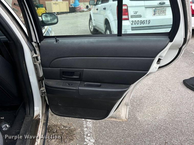 image for item EG0465 2011 Ford Crown Victoria Police Interceptor 