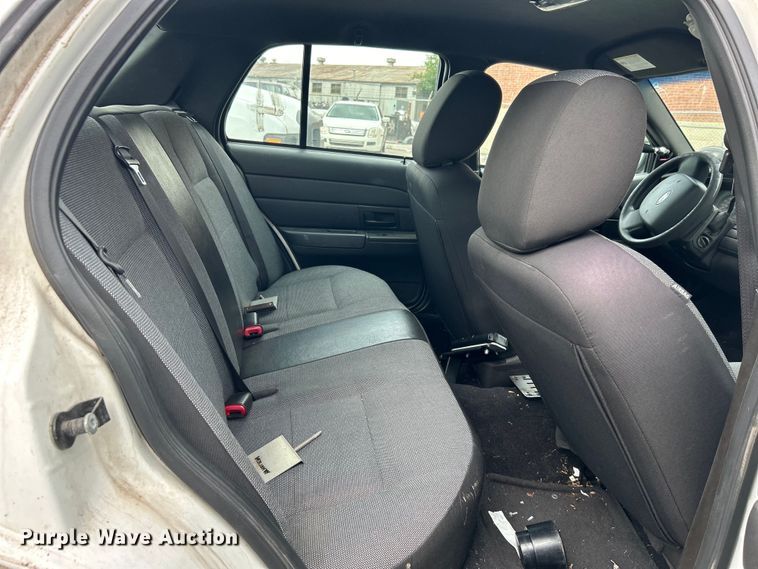 image for item EG0465 2011 Ford Crown Victoria Police Interceptor 