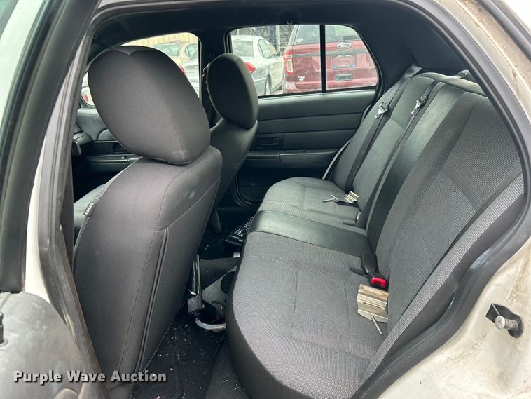 image for item EG0465 2011 Ford Crown Victoria Police Interceptor 