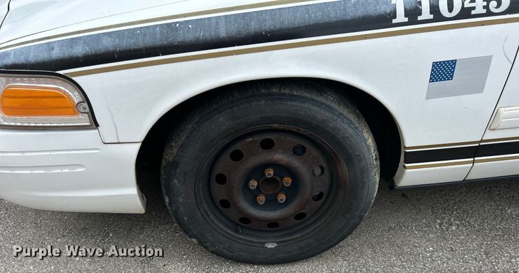 image for item EG0465 2011 Ford Crown Victoria Police Interceptor 
