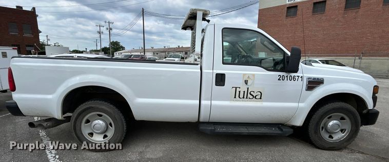 image for item EG0466 2010 Ford F250 Super Duty pickup truck