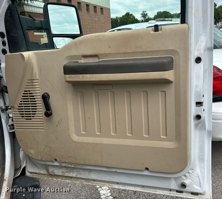 image for item EG0466 2010 Ford F250 Super Duty pickup truck